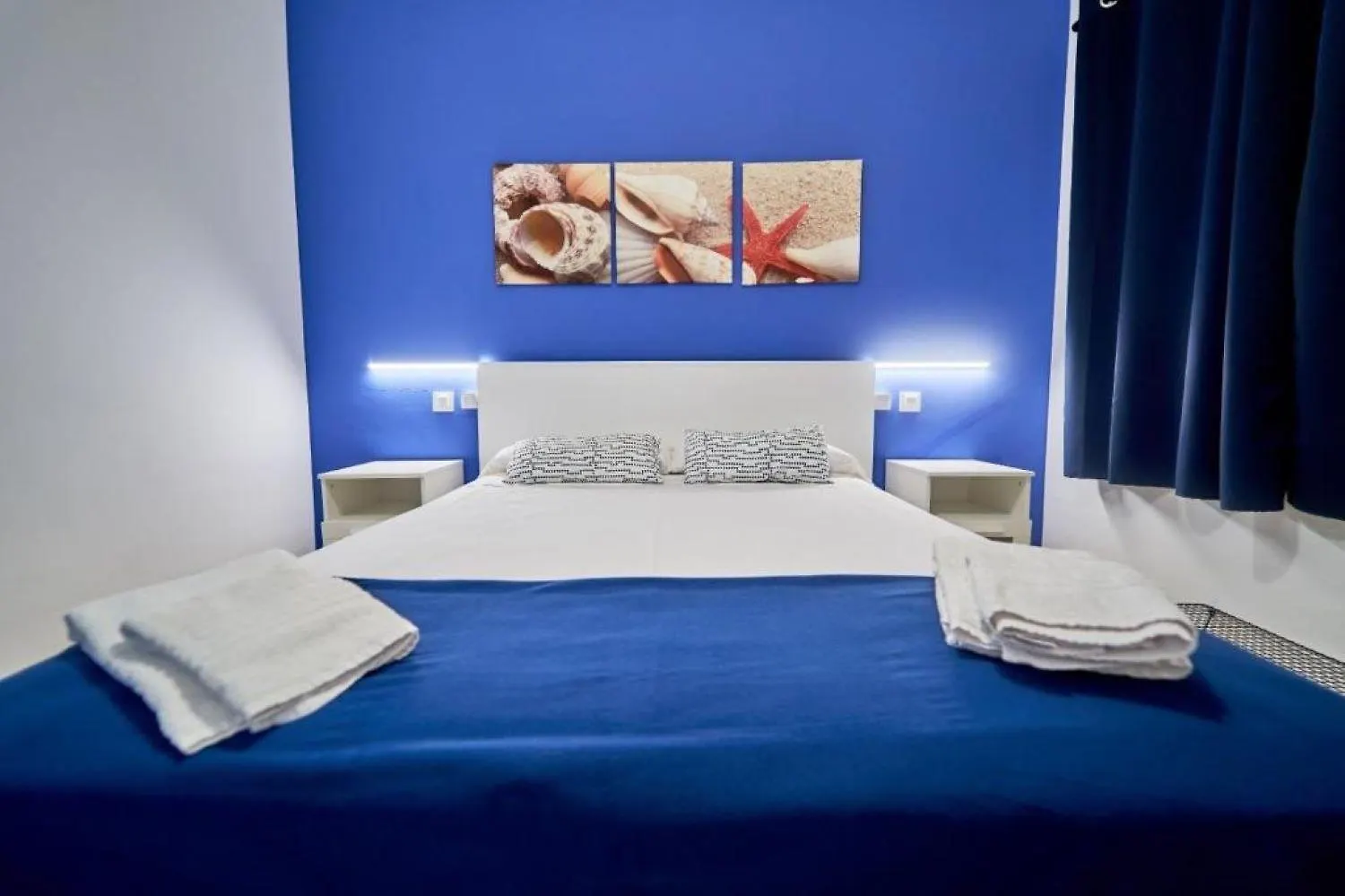 Apartamentos Blue Beach By Escape Home Cala'n Forcat 0*,